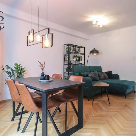 Beautiful Apartment In The City Center คราคูฟ ภายนอก รูปภาพ